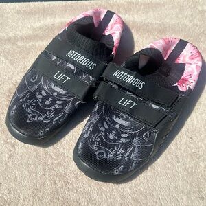 Alphalete Notorious Lift Shoes Size 44 Limited Edition Black Pink